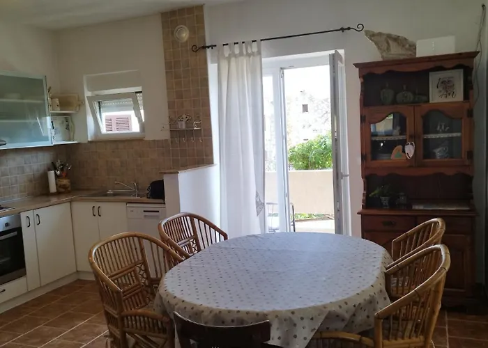 Petrovic Apartament Pirovac